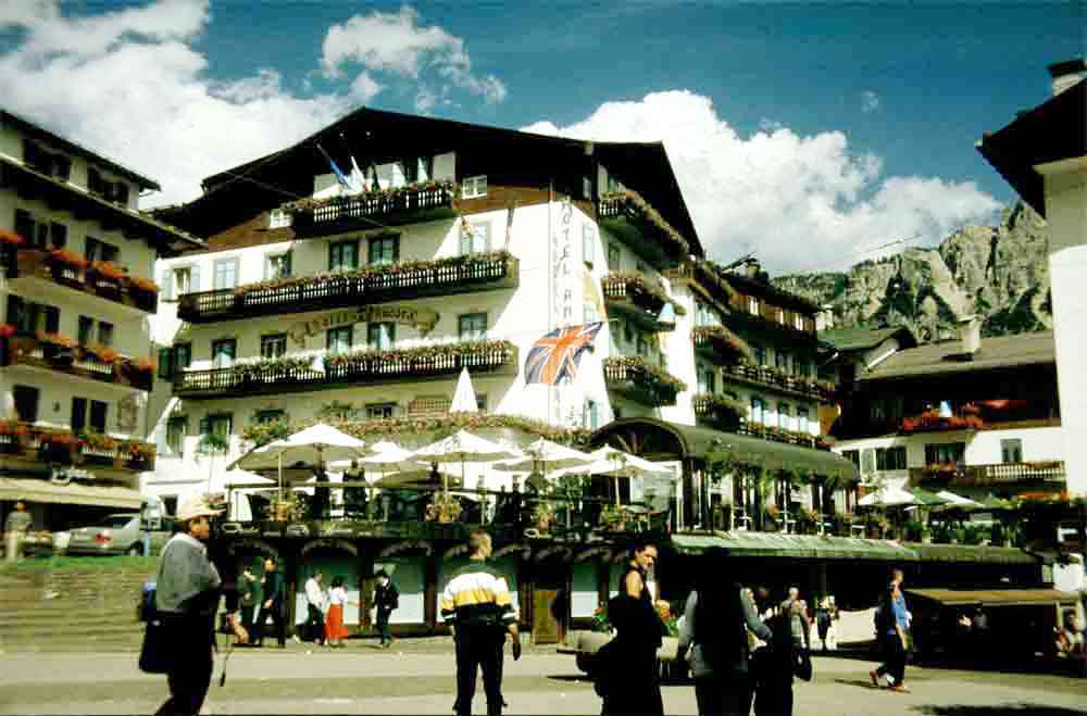 Italia 27 - los Dolomitas - Cortina D'Ampezzo.jpg